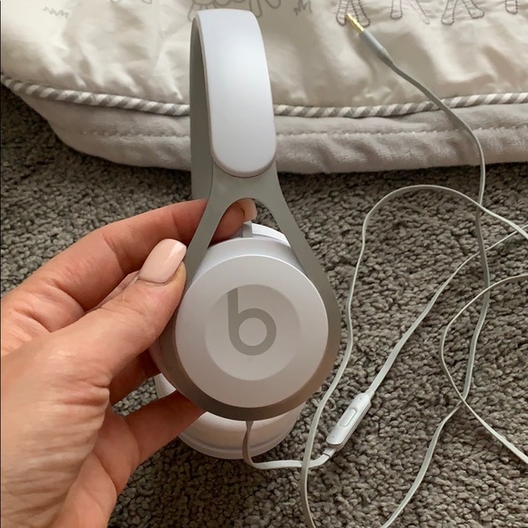 Beats - Picture 2 of 3